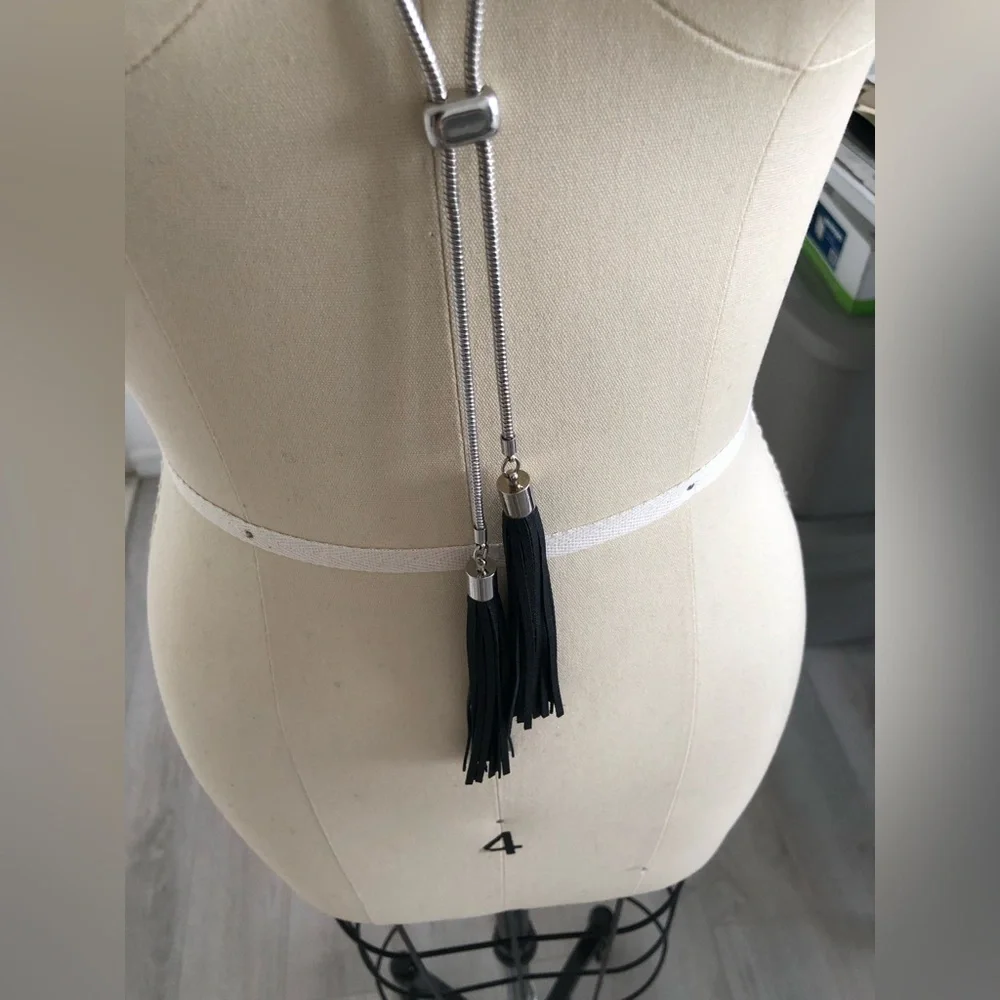 White House Black market long tassel necklace. - Picture 4 of 6